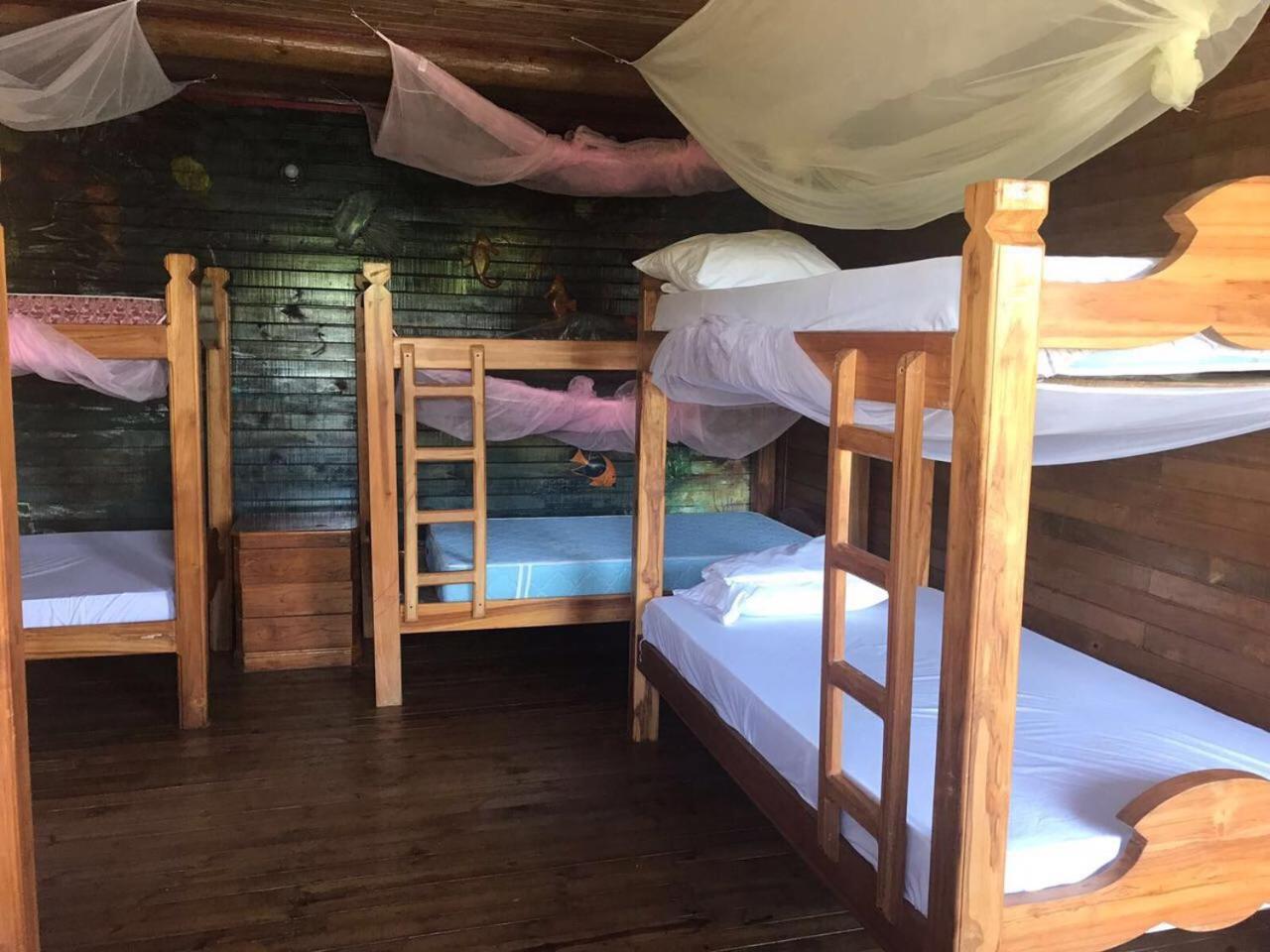 ISLA ROOTS HOSTEL - Updated 2024 Prices & Reviews (Isla Tintipan